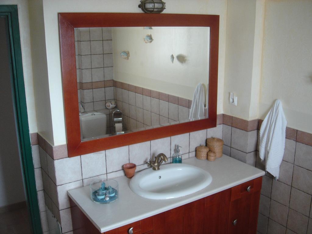 Marathon Beachside Villa 100M From The Beach Schinias Exterior foto