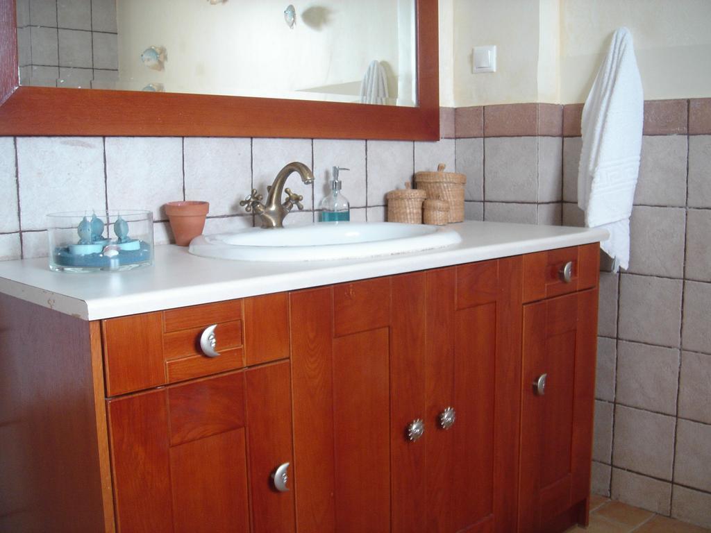 Marathon Beachside Villa 100M From The Beach Schinias Exterior foto